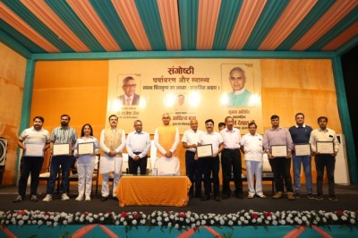 Hon’ble Gujarat Governor Aacharya Devvart Ji visited LPS Bossard, promoting Natural Farming and launching "Plant for the Future" guide.